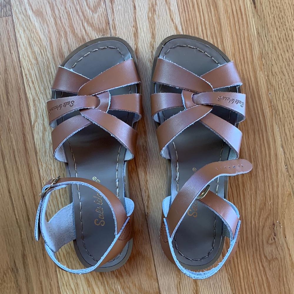 Saltwater sandals original.